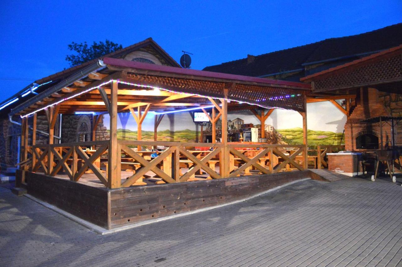 Wellness Club Villa Puclice Exteriör bild