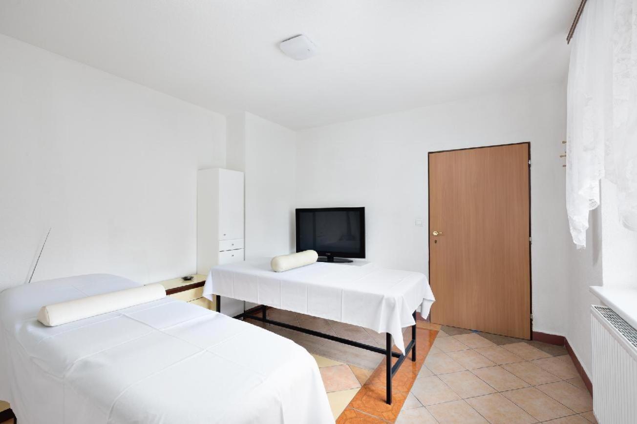 Wellness Club Villa Puclice Exteriör bild