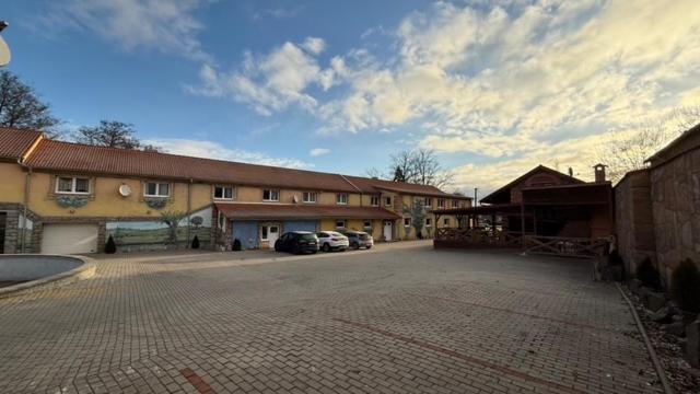Wellness Club Villa Puclice Exteriör bild